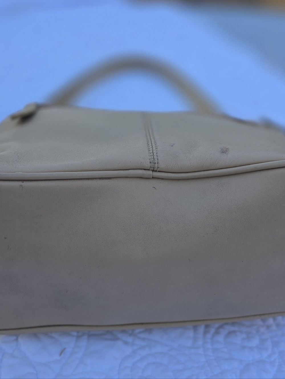 Aurielle Vintage 90s Beige Slouchy Leather Hobo Bag - Picture 5 of 17